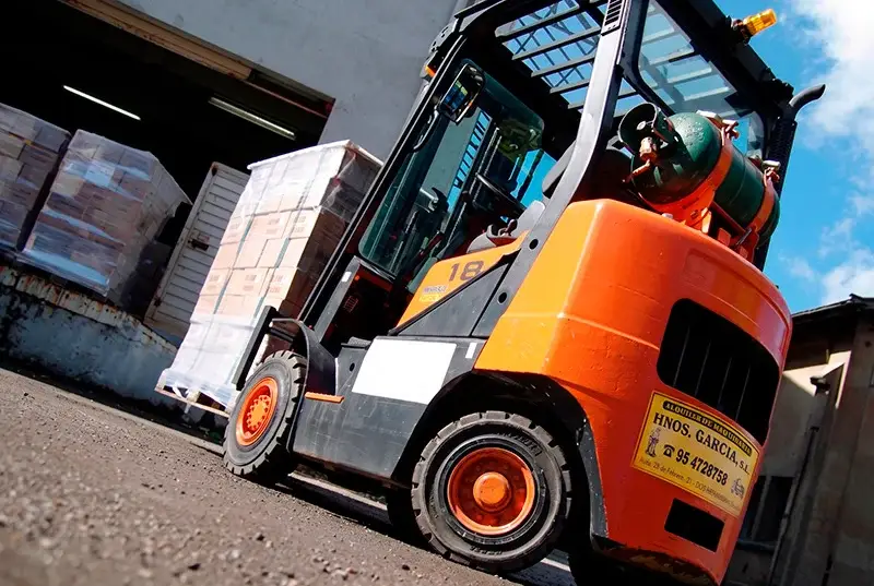 Alquiler de dumpers y maquinaria para mover cargas